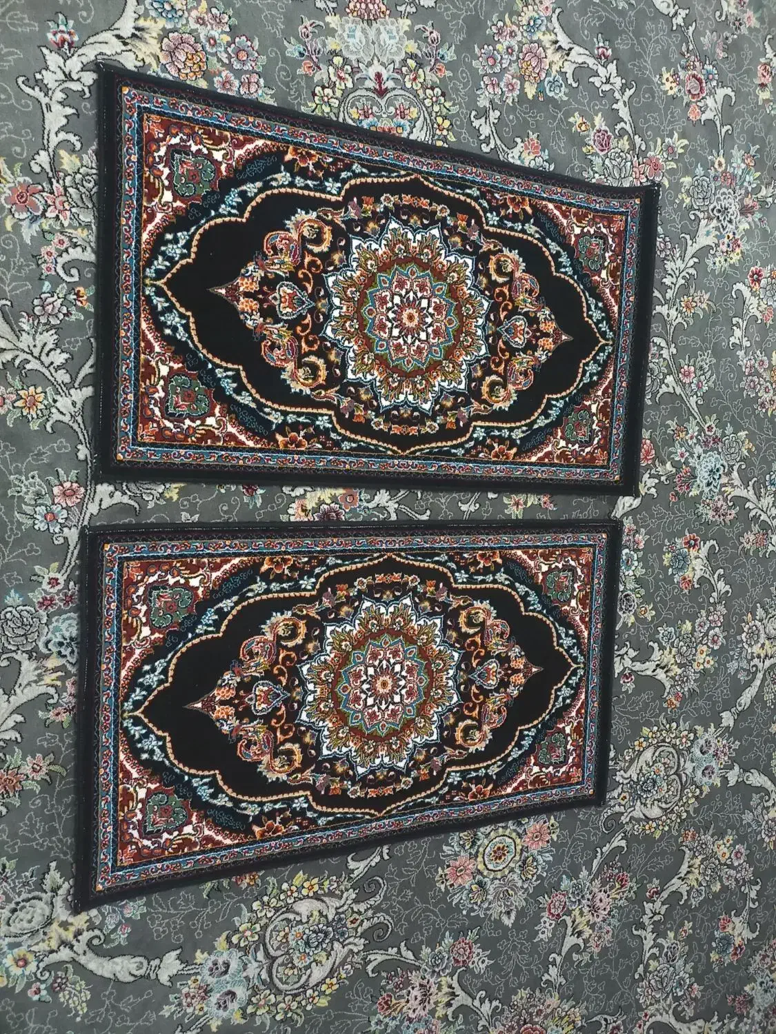 پادری یا قالیچه|پادری|قم, قلعه کامکار|دیوار