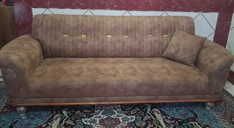 مبل در حد نو چوب راش بدون پارگی و لک|مبلمان خانگی و میز عسلی|خوانسار, |دیوار