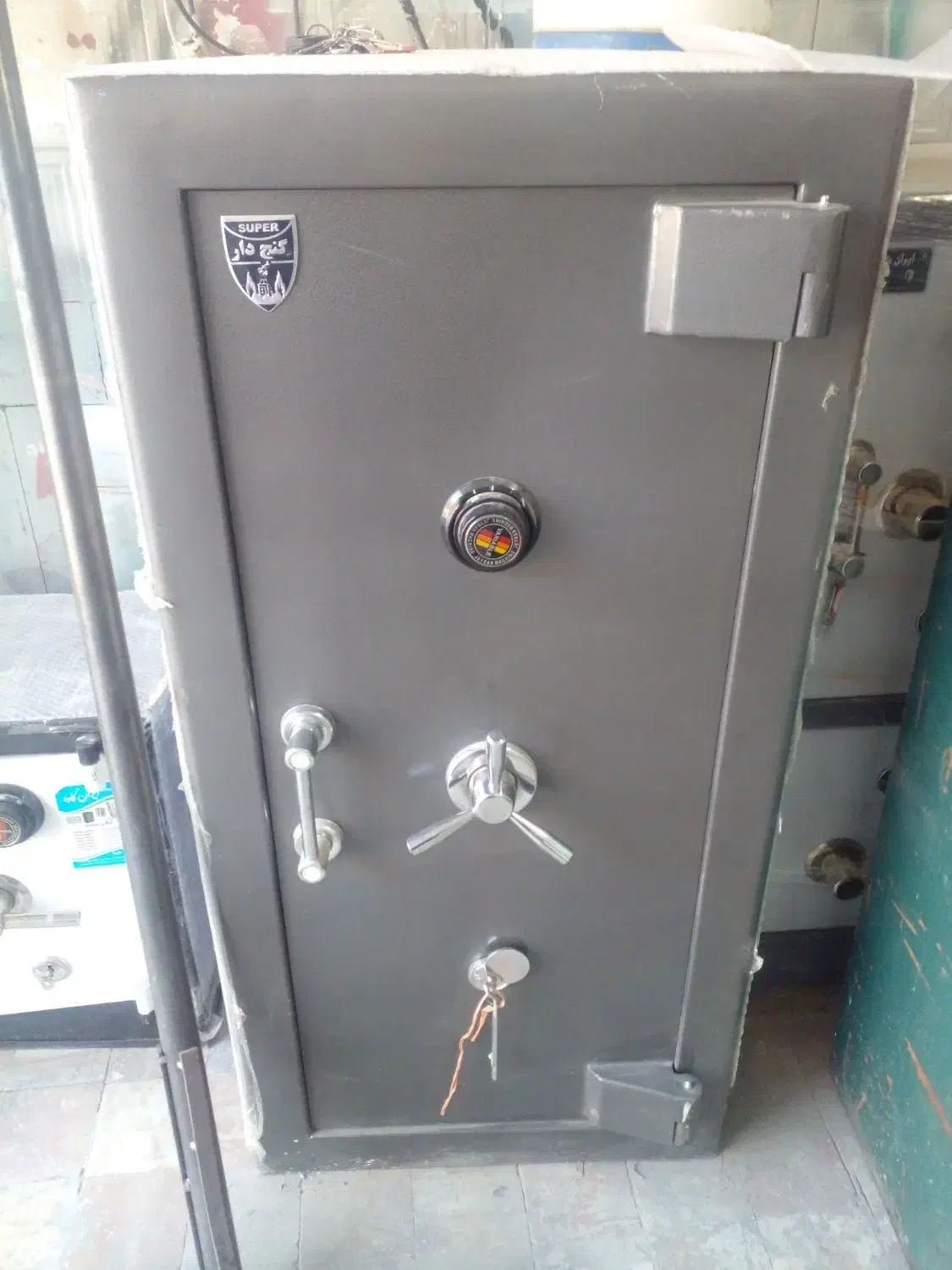 گاوصندوق ایران کاوه|ابزارآلات|بناب, |دیوار