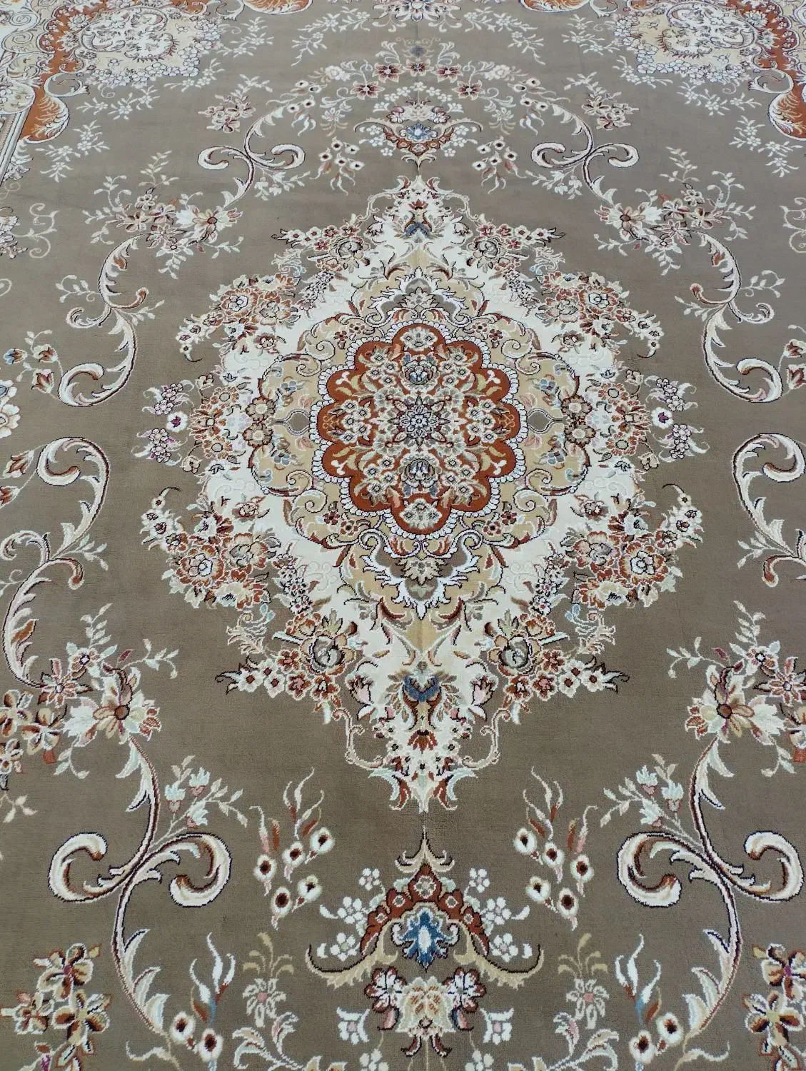 ۳ تخته ۹ و ۱ تخته ۶ متری|فرش|قم, نیروگاه|دیوار