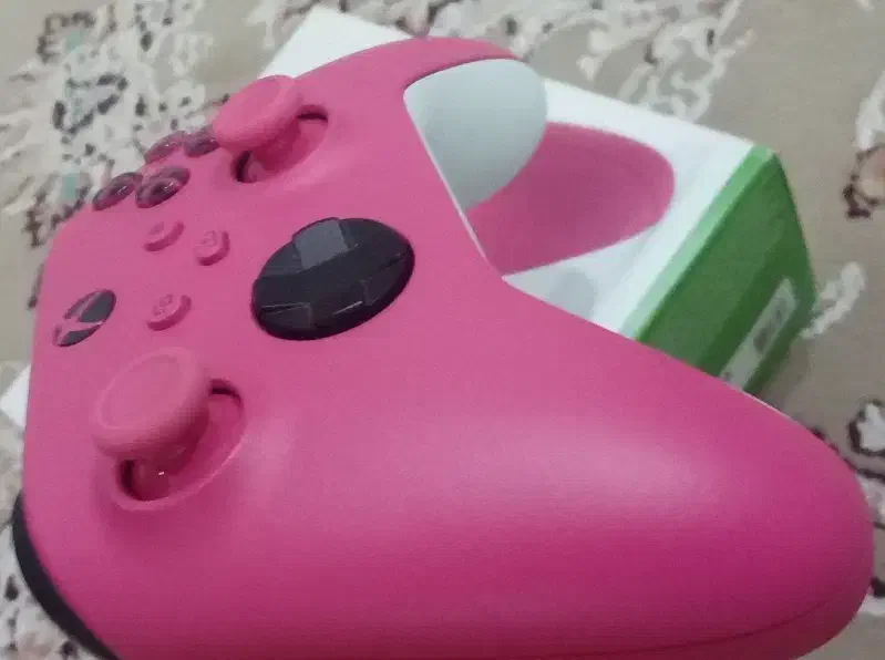 دسته صورتی ایکس باکس سری اس و ایکس|کنسول، بازی ویدئویی و آنلاین|قم, هفت تیر|دیوار