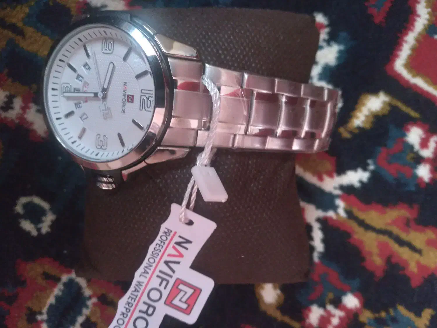 ساعتمردانهنیوفورس|ساعت|قم, لسانی|دیوار