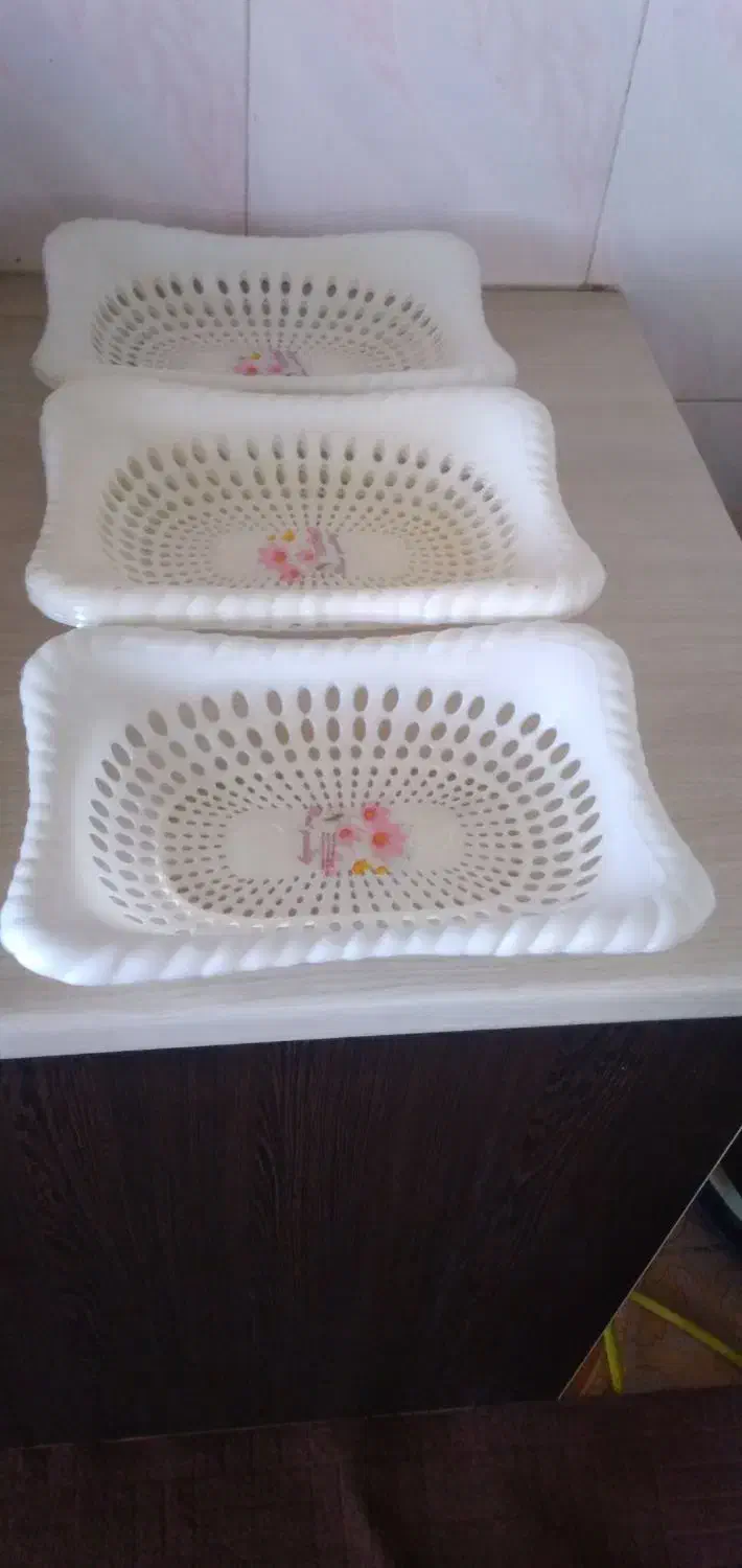 سبد نون|آب‌چکان و نظم‌دهنده ظروف|قم, سید معصوم|دیوار