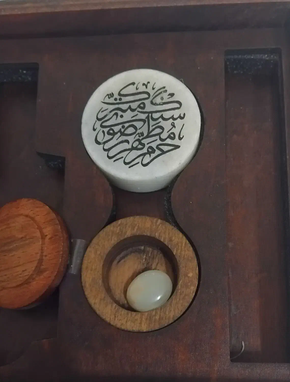 نگین انگشتر و سنگ حرم امام رضا علیه السلام|جواهرات|اصفهان, منتظرالمهدی|دیوار