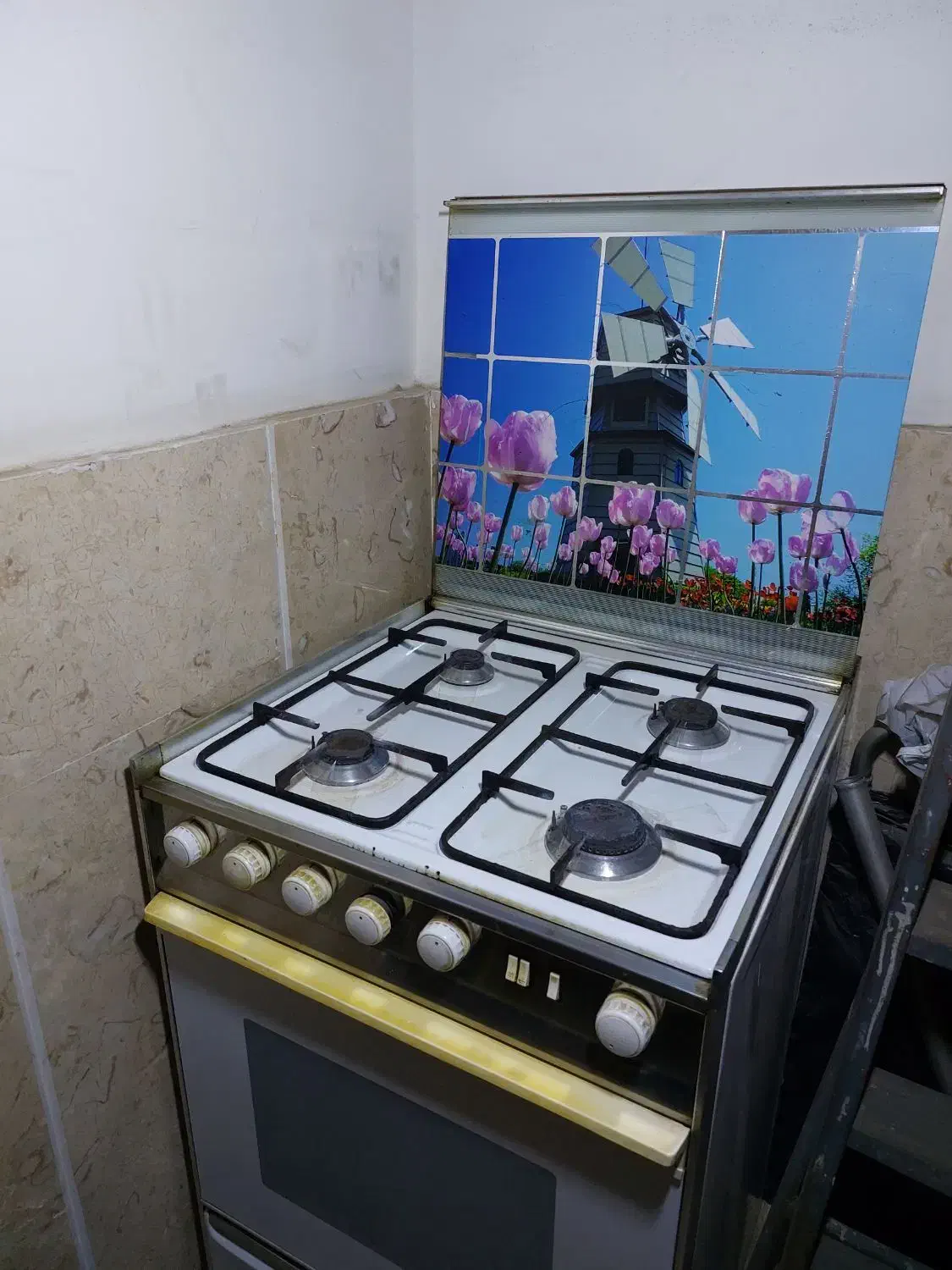 میز تحریر با صندلی،اجاق گاز ۴شعله،دوتا مبل تک نفره|میز تحریر و کامپیوتر|تهران, مجیدیه|دیوار