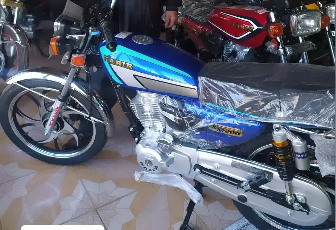 هندا ۲۰۰ کبیر ۱۴۰۲ خشک|موتورسیکلت|دهگلان, |دیوار