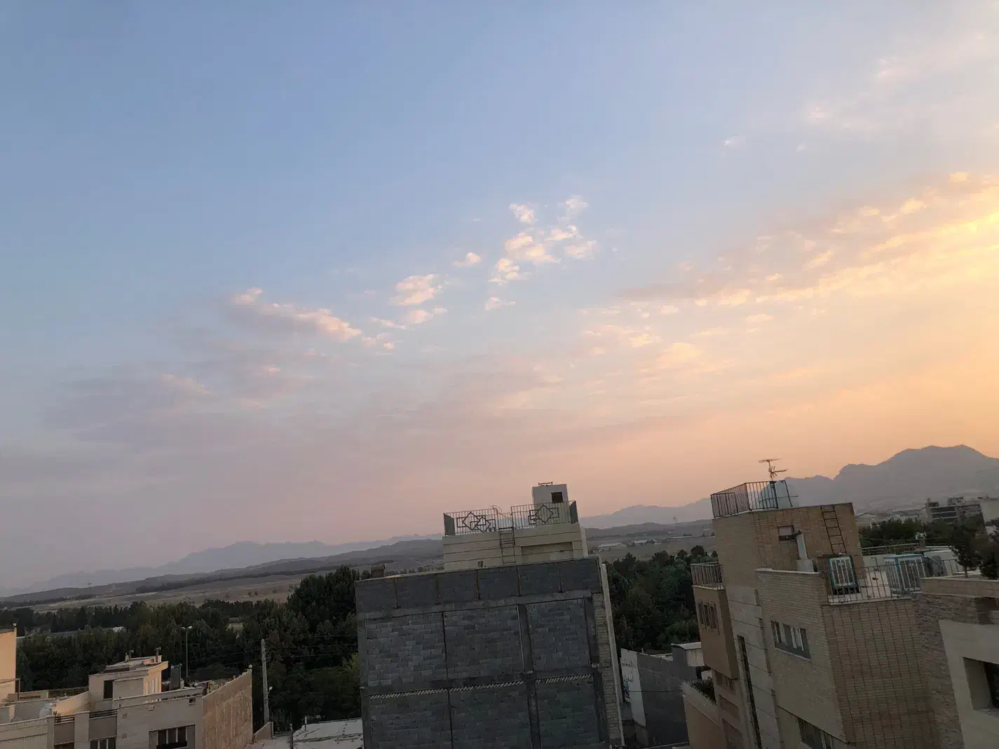 آپارتمان ۱۱۶ متری لاهور طبقه ۵ از ۵ تکواحدی بورسی|فروش آپارتمان|اصفهان, چشمه باقرخان|دیوار