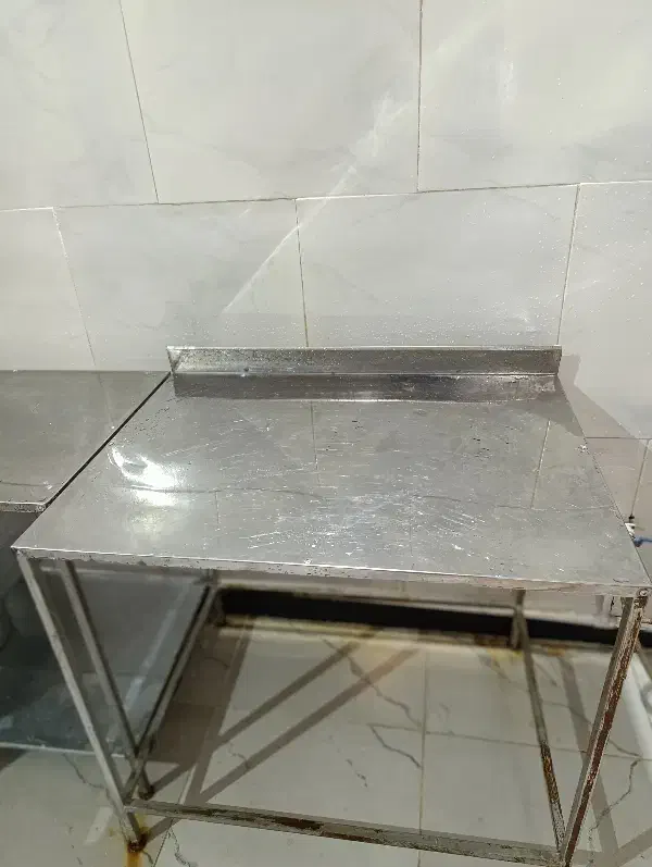 میز کار|کافی‌شاپ و رستوران|مشهد, کارگران|دیوار