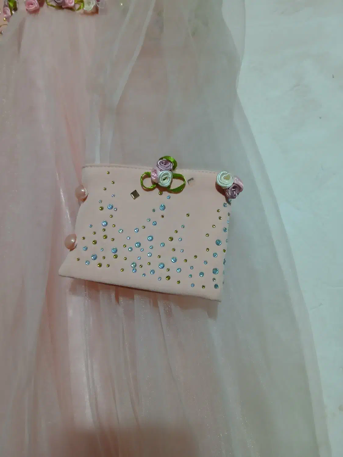 لباس مجلسی|لباس|فومن, |دیوار