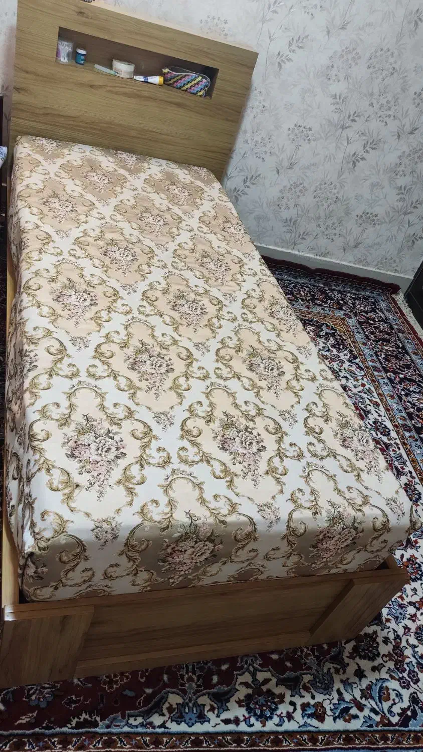 تخت|تخت و سرویس خواب|شهرضا, |دیوار