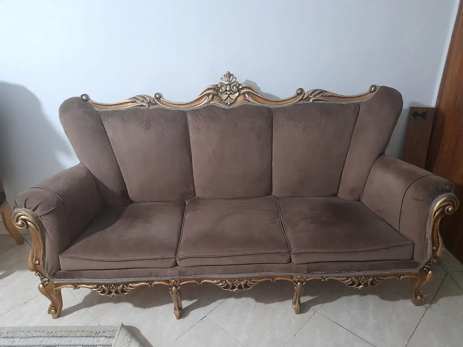 مبل سلطنتی۹ نفره با سه عدد عسلی|مبلمان خانگی و میز عسلی|اندیشه, اندیشه فاز ۱|دیوار