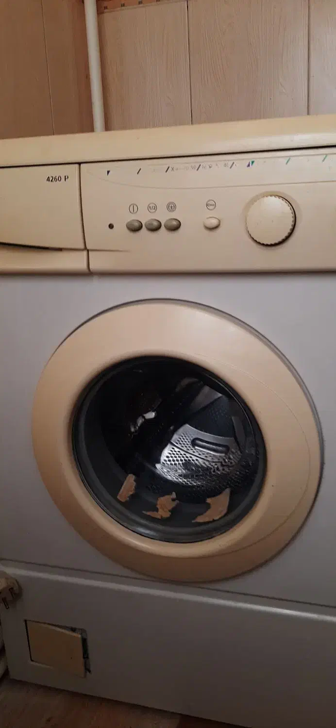 ماشین لباس شویی پارس و یک تلویزیون ۳۲اینج سامسونگ|ماشین لباسشویی و خشک‌کن لباس|کاشان, سیفی آباد|دیوار