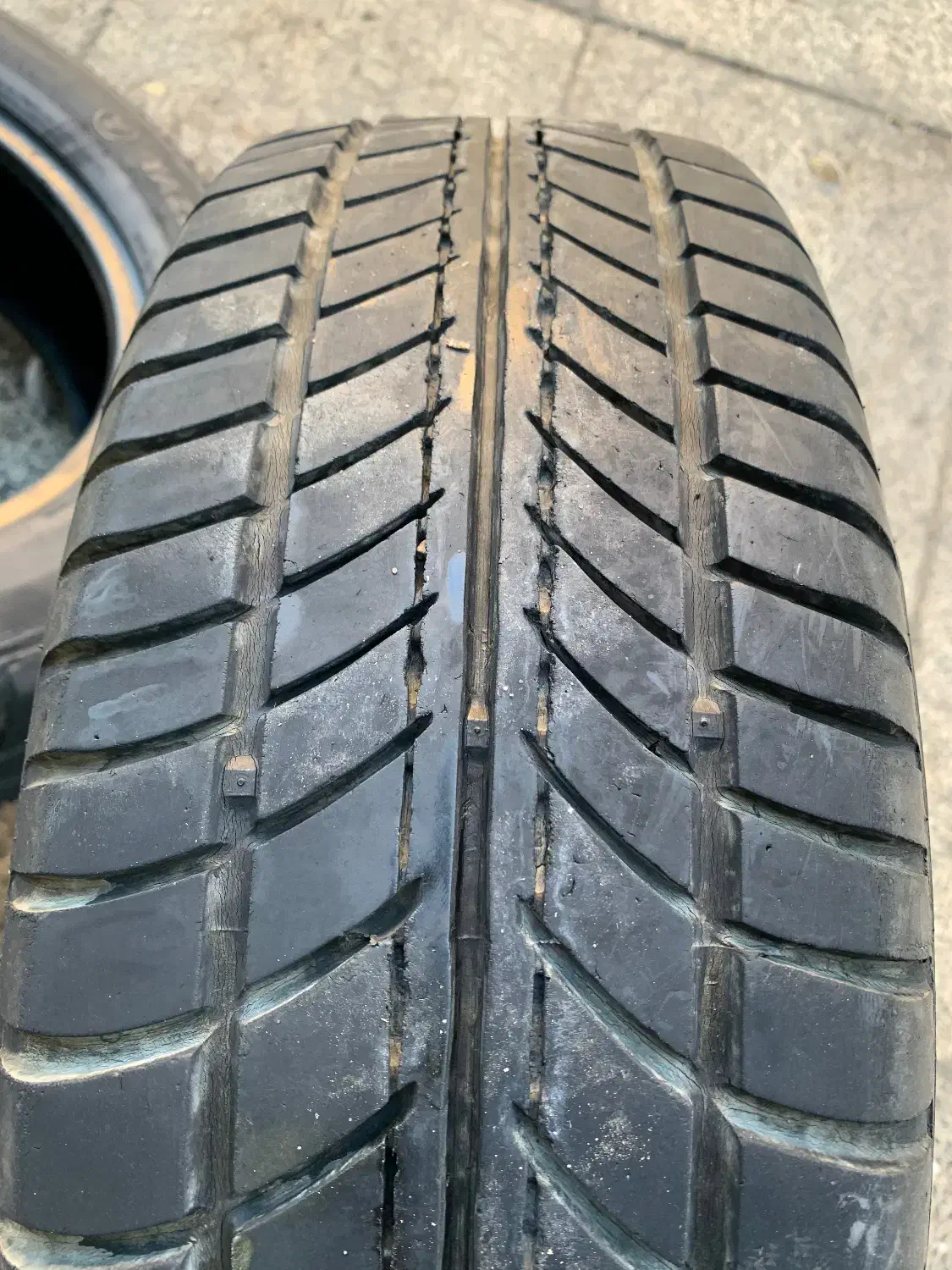 لاستیک ۱۴ یزد در حد ۴حلقه|قطعات یدکی و لوازم جانبی|ورامین, ورامین|دیوار