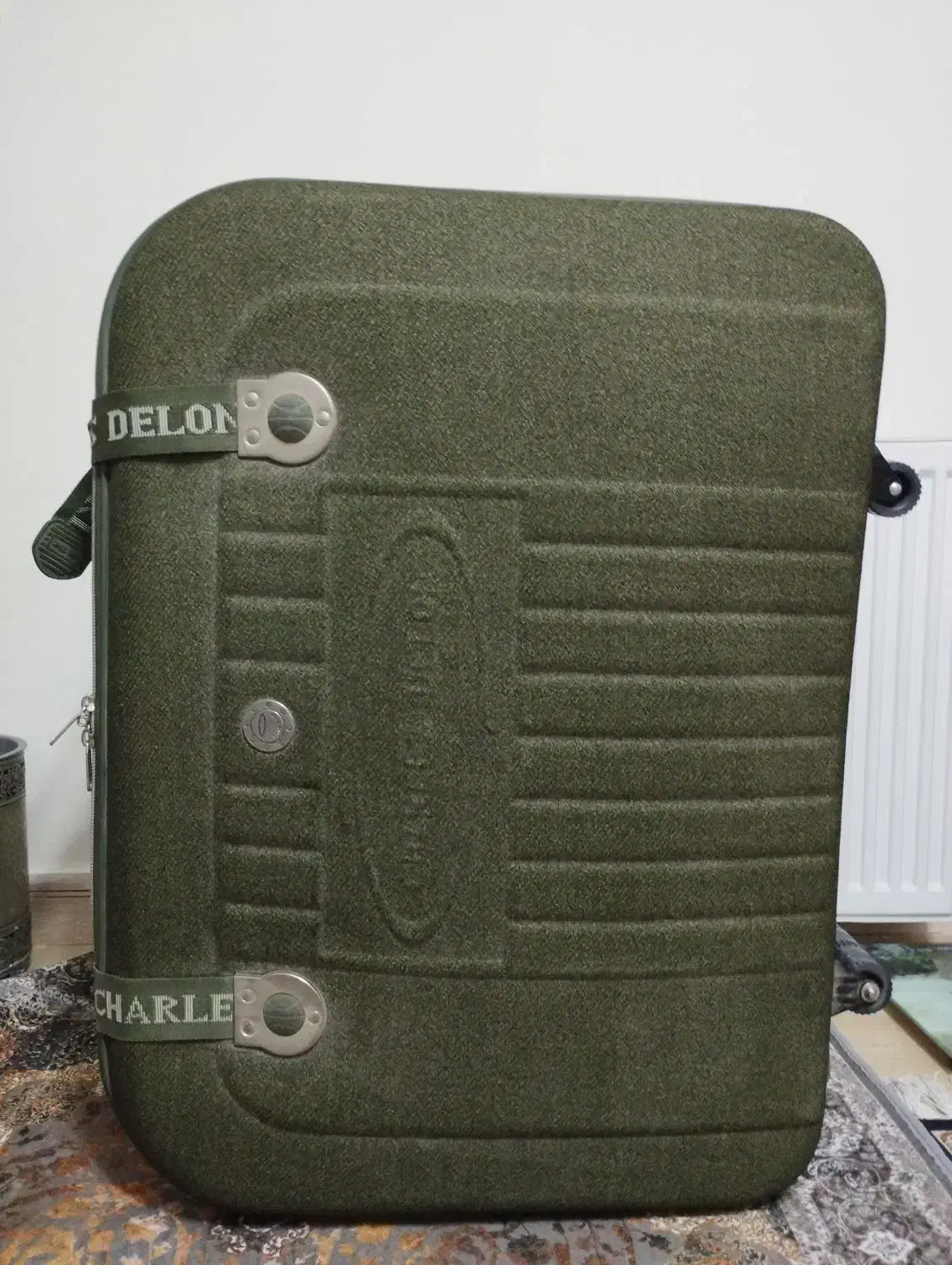 ساک بزرگ مسافرتی|کیف، کفش، کمربند|مهاجران, |دیوار