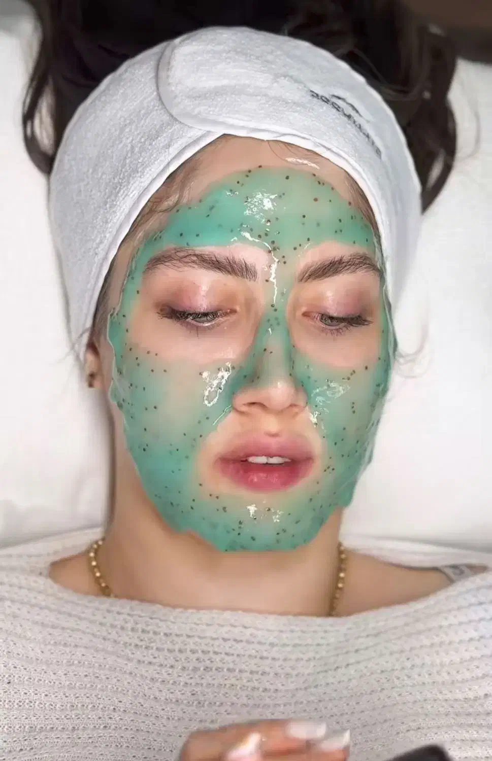 اسکین تراپیست.فیشیال پوست با توجه به مشکل|خدمات آرایشگری و زیبایی|نهاوند, |دیوار