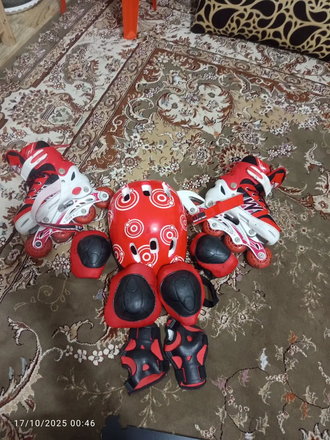 اسکیت با لوازم ایمنی|دوچرخه، اسکیت، اسکوتر|رباط‌کریم, نصیرشهر|دیوار