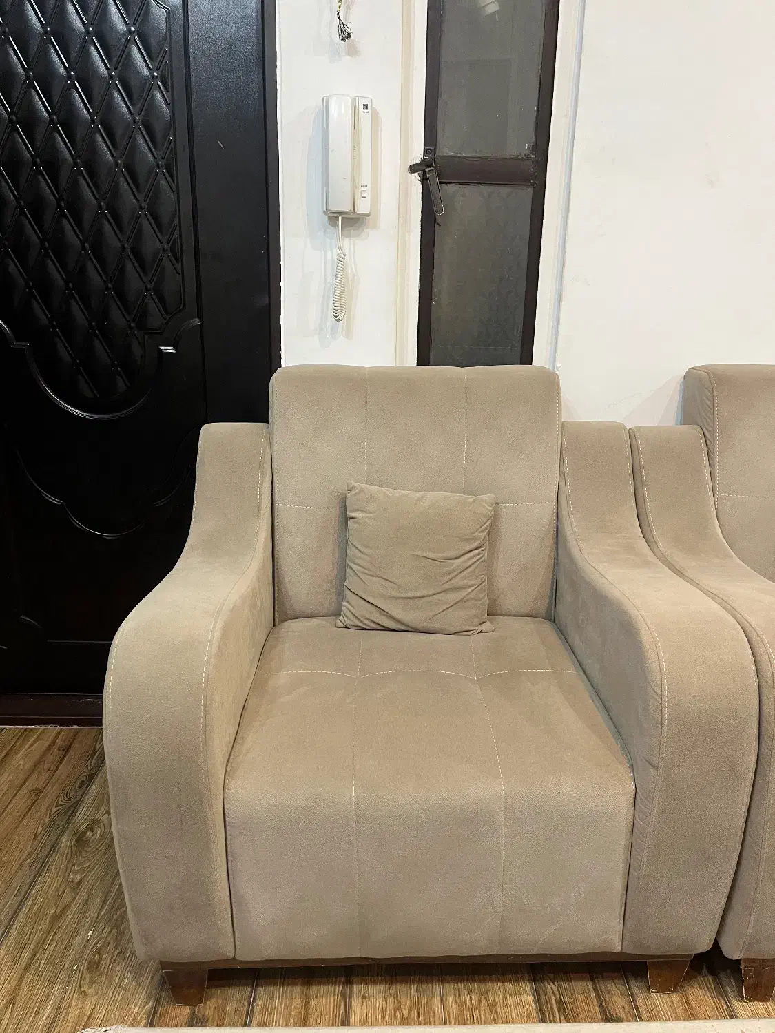 مبل|مبلمان خانگی و میز عسلی|رشت, کوی فکوری|دیوار