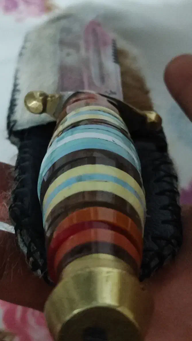 چاقو سی‌سانتی زنجان (امینی) دسته آب‌طلا تیغ فولادی|کلکسیون اشیاء عتیقه|اندیشه, اندیشه فاز ۳|دیوار