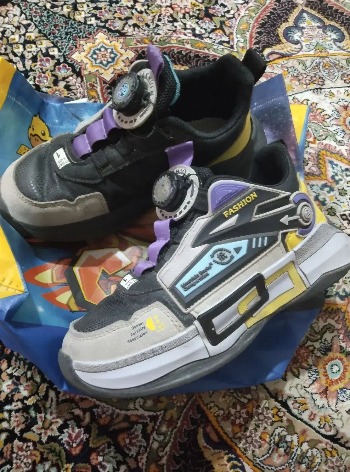 کفش و شلوار و اسباب بازی|اسباب و اثاث بچه|شوشتر, |دیوار