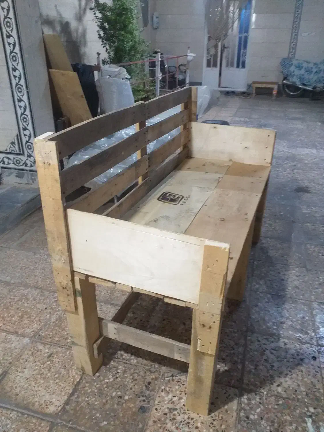 چهارپایه.میز.نیم کت .دس ساز|مبلمان خانگی و میز عسلی|امیدیه, |دیوار