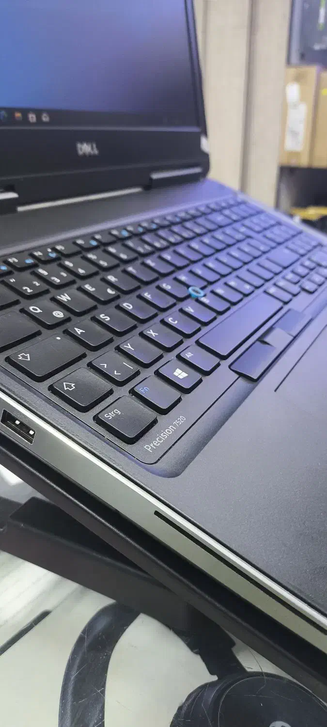 لپ تاپ غول بی‌رقیب ورک‌استیشن Dell Precision 7520|رایانه همراه|ساوه, |دیوار