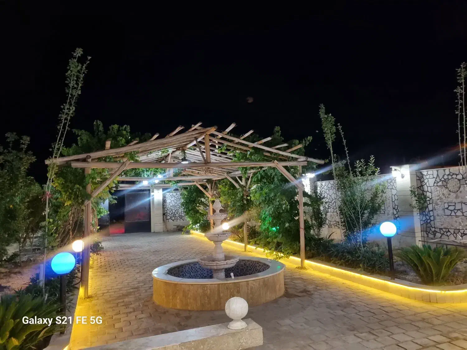 ویلا شیک وتمیز|اجارهٔ کوتاه‌مدت ویلا و باغ|کاشان, دشت لتحر|دیوار