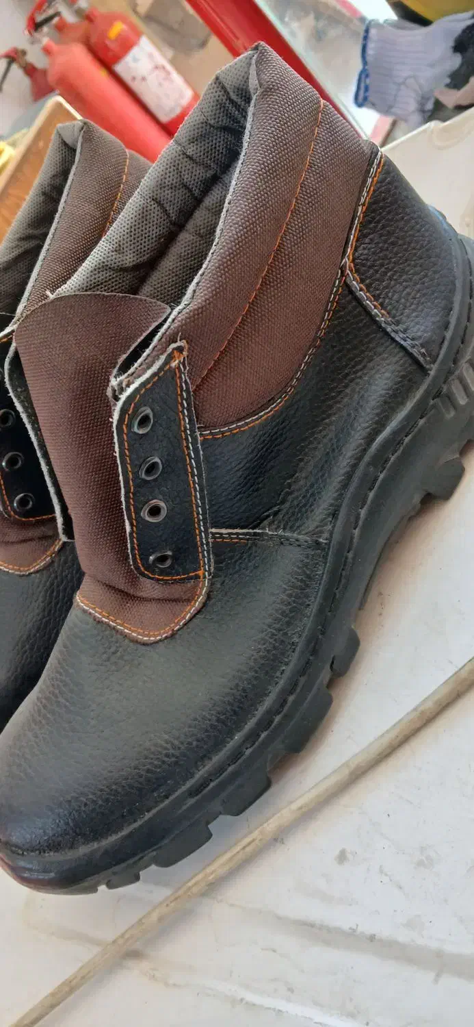 کفش ایمنی|کیف، کفش، کمربند|ایلام, |دیوار