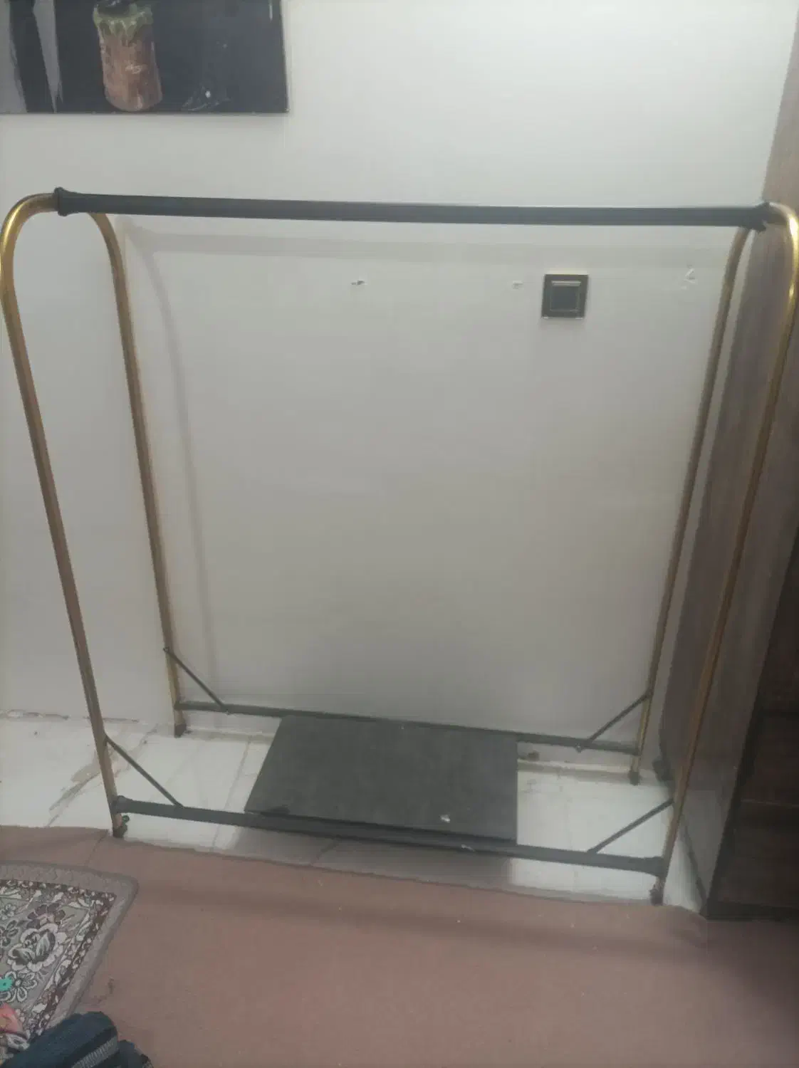 رکال|بندرخت و رخت‌آویز|قم, شهید صیاد شیرازی|دیوار