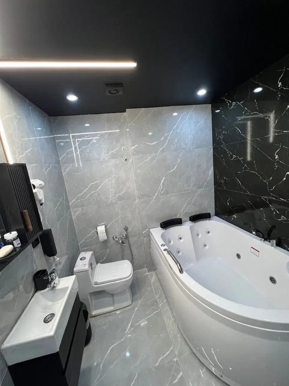 سوییت های برند هوم استار وان جکوزی دار *کد (۲)|اجارهٔ کوتاه‌مدت آپارتمان و سوئیت|مشهد, هفت تیر (حافظ)|دیوار