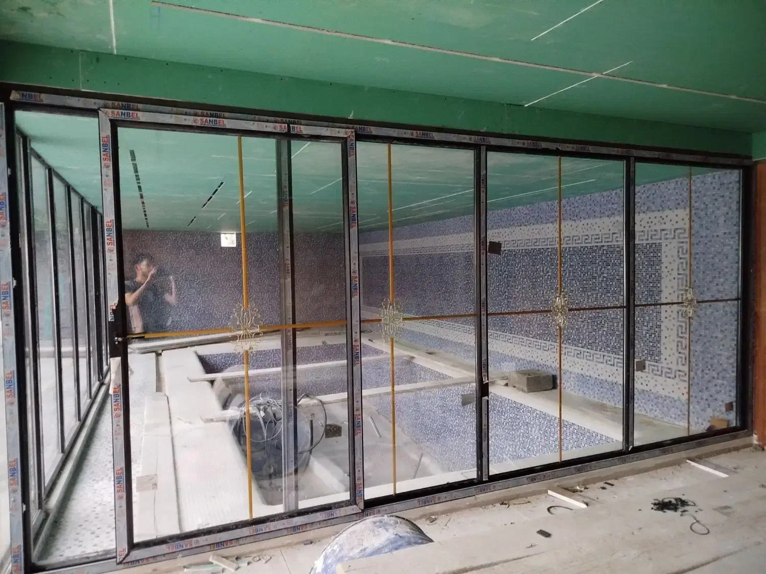 درب و پنجره دوجداره|مصالح و تجهیزات ساختمان|رباط‌کریم, شهرک صنعتی صباشهر|دیوار