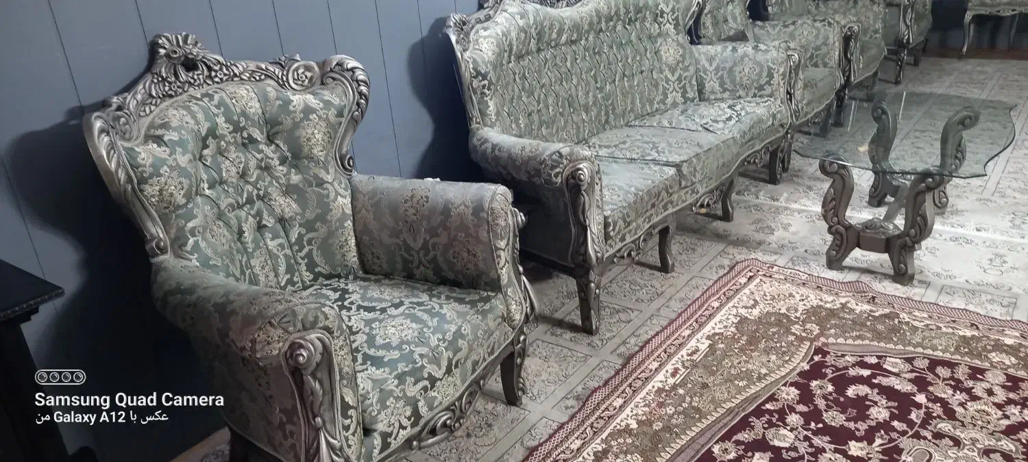 یک دست مبل ۹نفره سلطنتی|مبلمان خانگی و میز عسلی|مشهد, چهارچشمه|دیوار