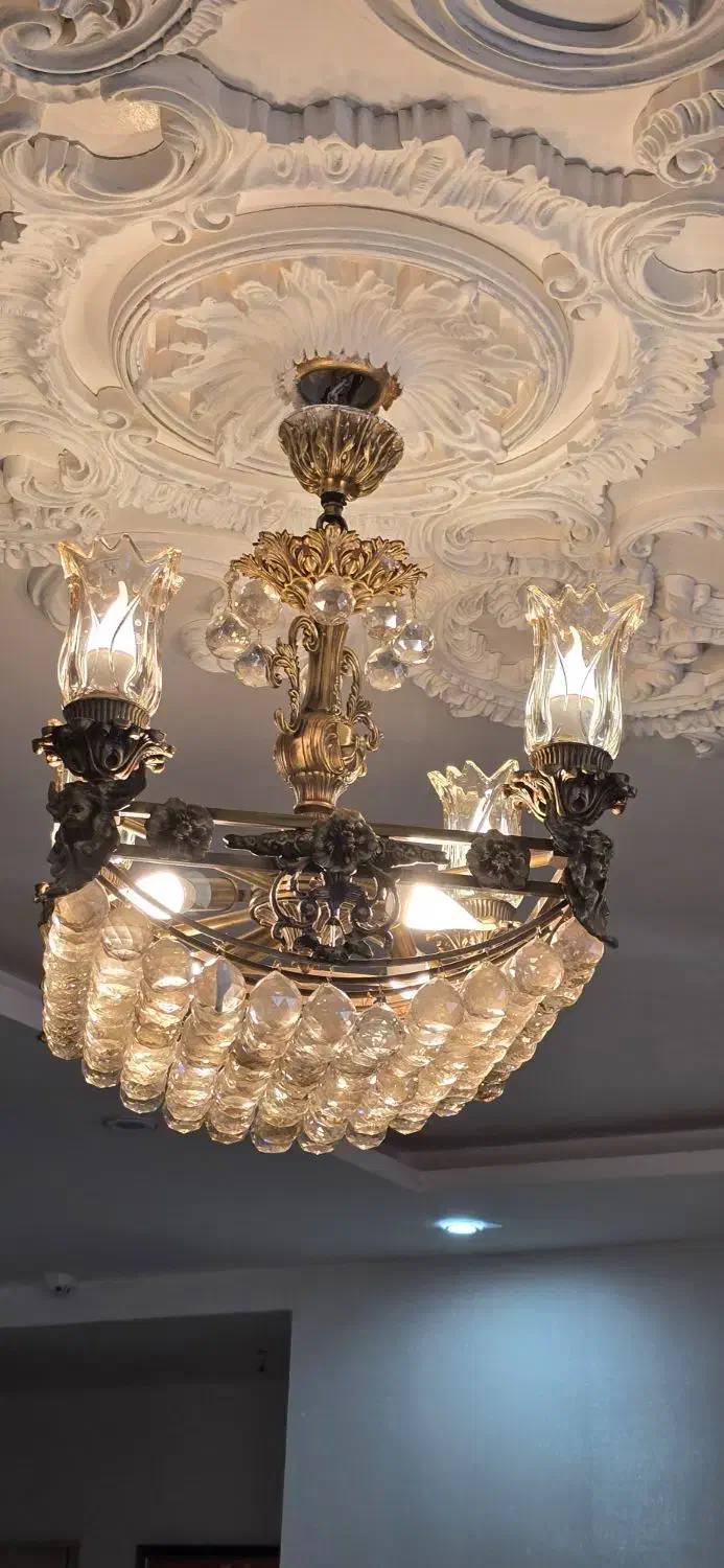 لوستر برنجی اصلی سیاه قلم  ۸شاخه خیلی سنگین|لوستر و چراغ آویز|مشهد, حجاب (شهرک غرب)|دیوار