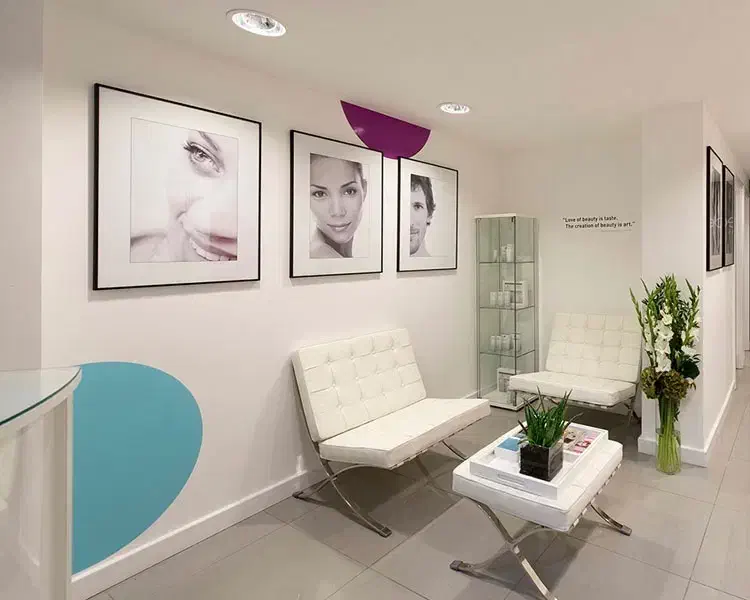 نیازمند مجوز پزشک عمومی برای مطب زیبایی|استخدام درمانی، زیبایی، بهداشتی|کرمانشاه, |دیوار