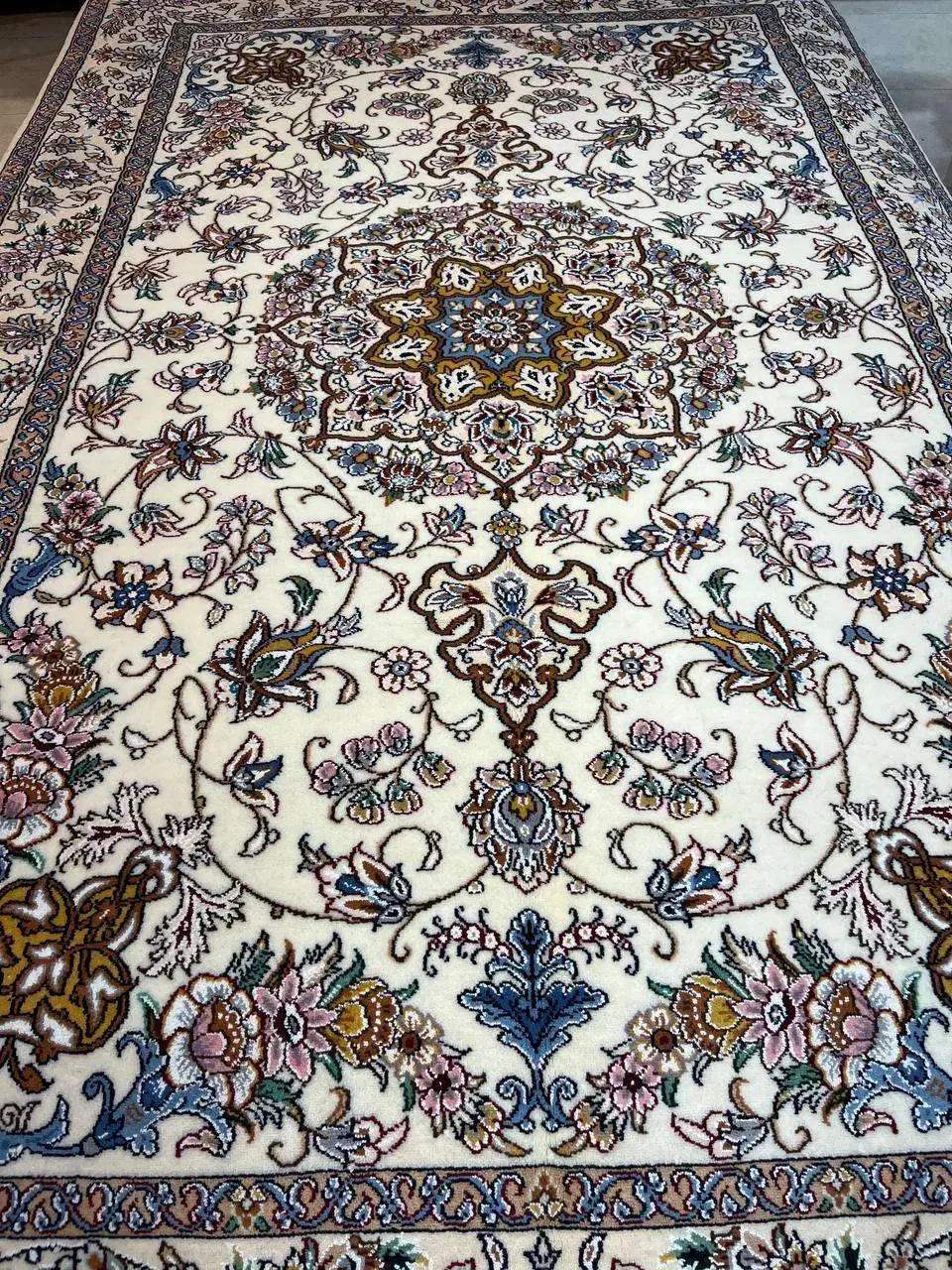 جفت قالیچه اصفهان(حراج فرش خیام)|فرش|کرج, کوی امامیه|دیوار