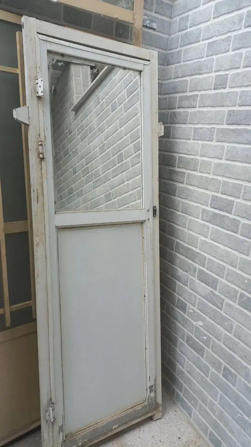 درب وپنجره اهنی|مصالح و تجهیزات ساختمان|بروجرد, |دیوار