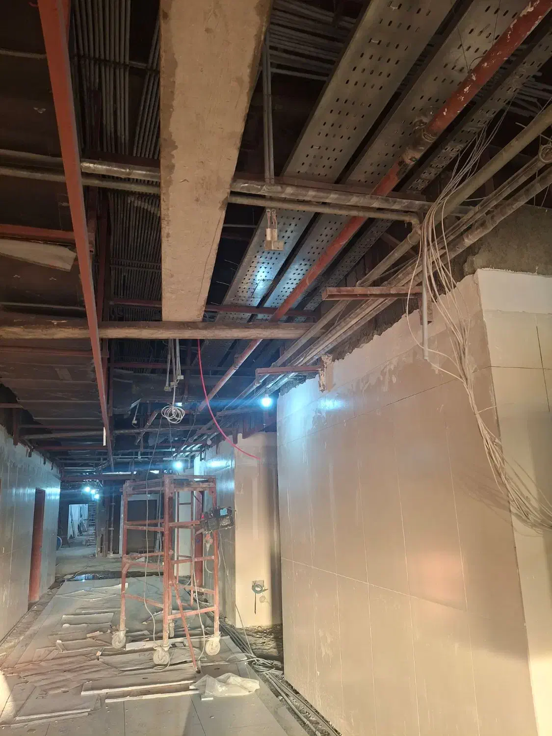 به چند نفر استاد کار و شاگرد جهت لوله کشی ساختمانی|استخدام معماری، عمران و ساختمانی|تهران, گیشا|دیوار