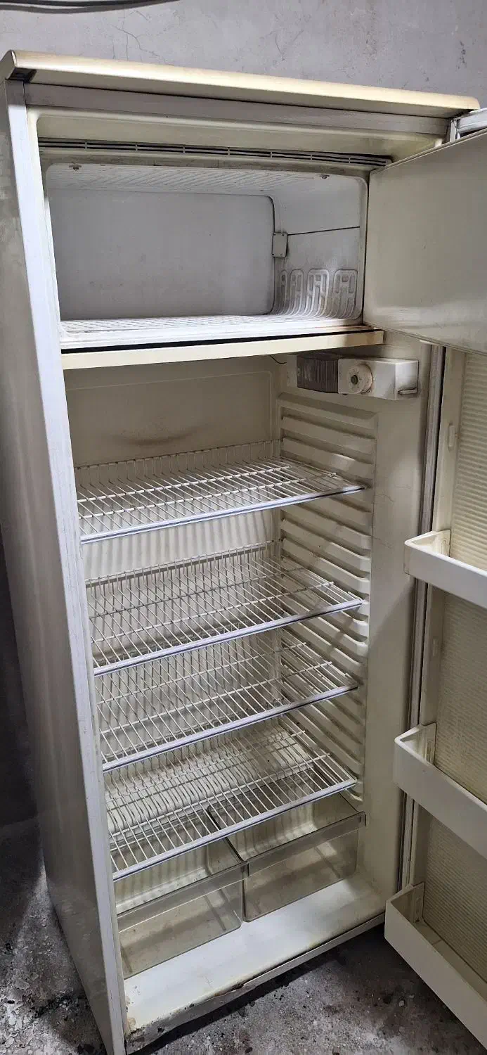 یخچال تلویزیون فرش جارو برقی(باضمانت)|یخچال و فریزر|اسلام‌شهر, شهرک سعیدیه|دیوار