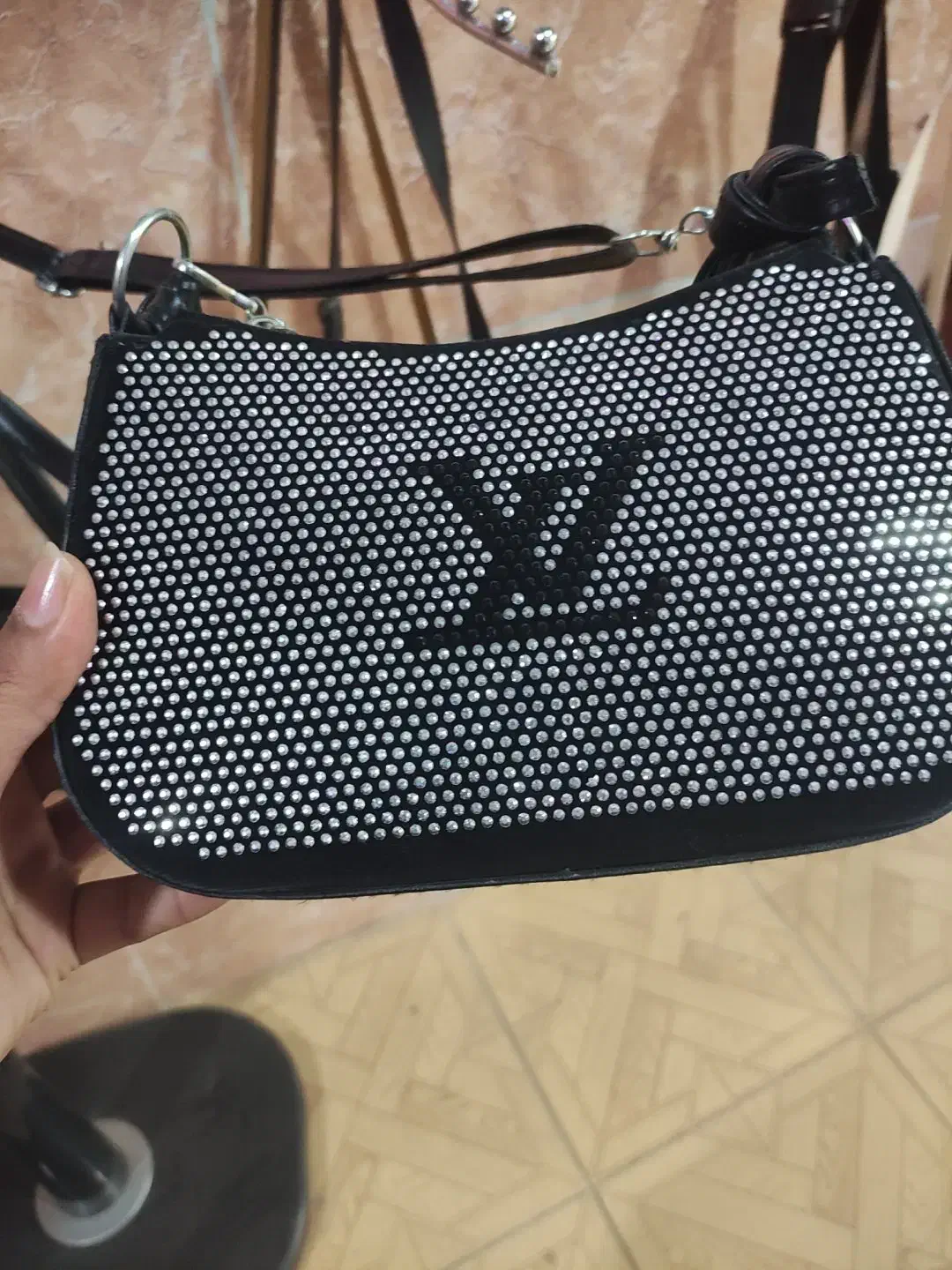 کیف عمده|کیف، کفش، کمربند|سنگدوین, |دیوار