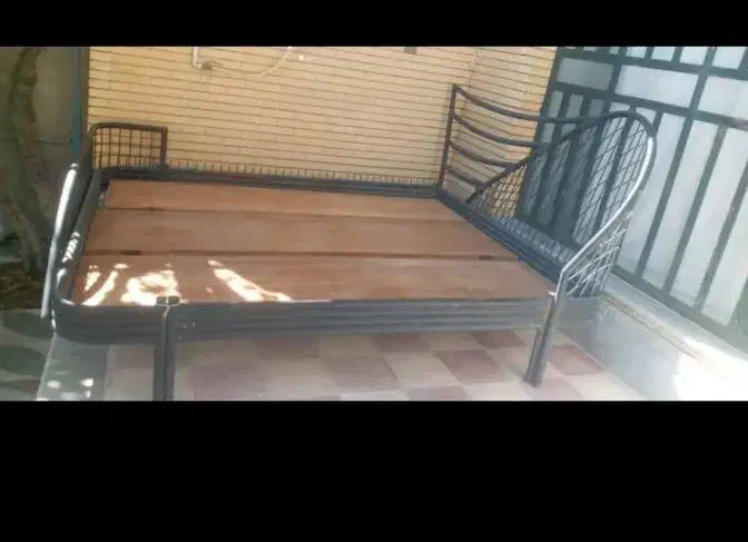 تخت فرفوژه ۲ نفره سالم و محکم|تخت و سرویس خواب|شیراز, کوشک بیدک|دیوار