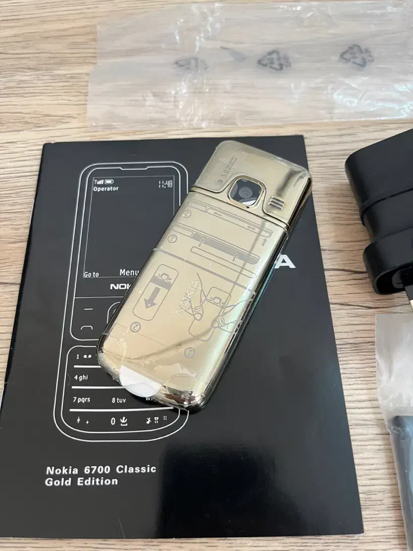 Nokia 6700 classic gold edition 2010 اکبند|موبایل|تهران, میدان ولیعصر|دیوار