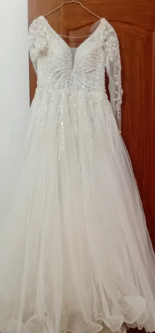 لباس عروس مرواریدی|لباس|اندیشه, اندیشه فاز ۲|دیوار