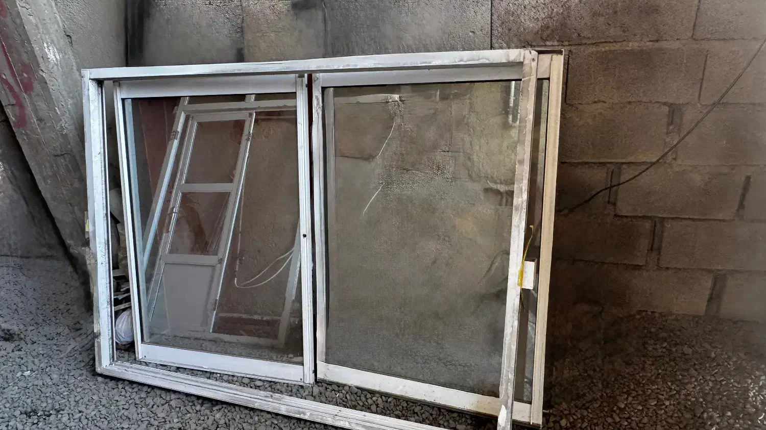 پنجره المینیوم شیشه رفلکس ۱۲۰.۱۶۰|مصالح و تجهیزات ساختمان|قائم‌شهر, |دیوار