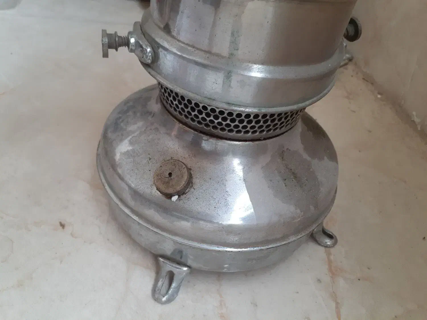 سماور نفتی  قدیمی|سماور، چای‌ساز، قهوه‌ساز|گنبد کاووس, |دیوار