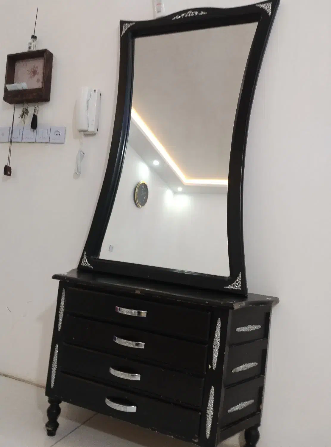 میز تلویزیون و آینه|میز تلویزیون|مشهد, بهمن|دیوار