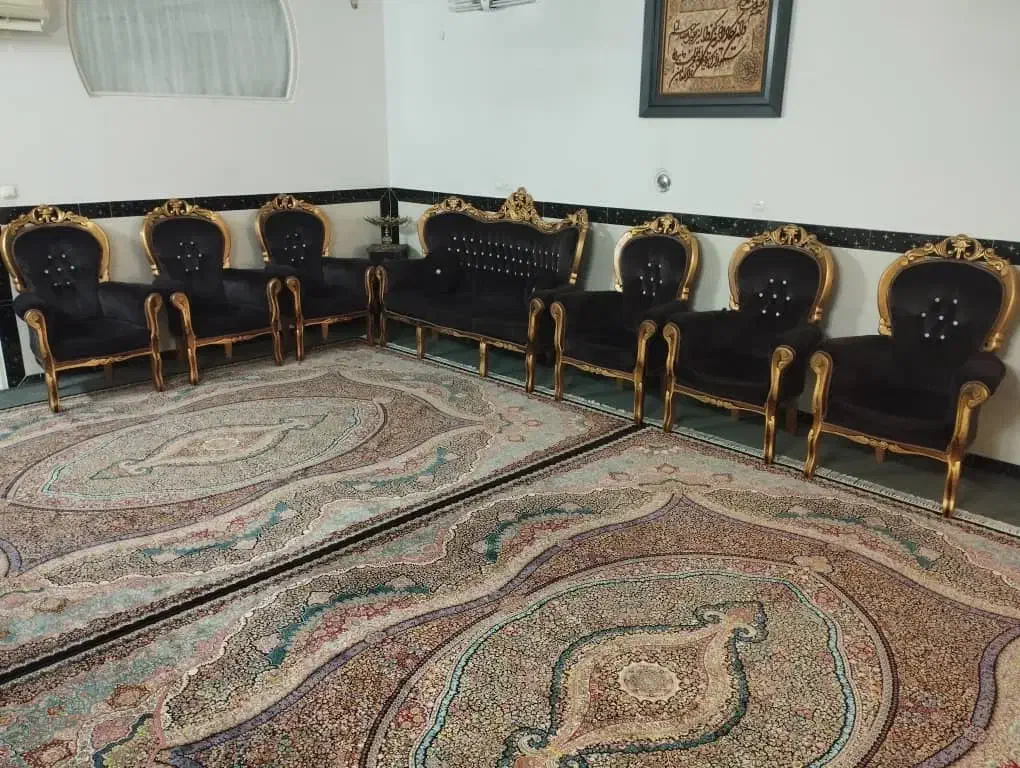 مبلمان ۹ نفره سلطنتی|مبلمان خانگی و میز عسلی|قم, سراجه (۱۵ خرداد)|دیوار
