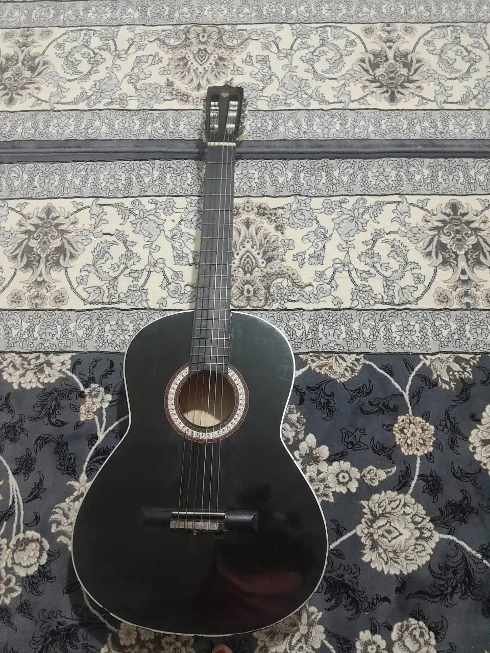 گیتار|گیتار، بیس، امپلیفایر|کوه چنار, |دیوار