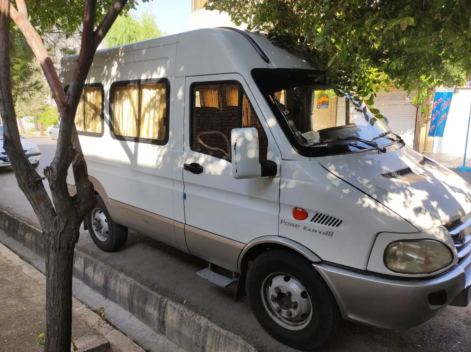 دربستی ون و مینی بوس|خدمات حمل و نقل|شیراز, یخ سازی|دیوار