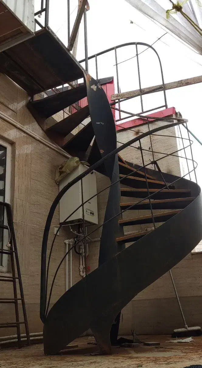 پله گرد، پله معلق، محور وسط و کنسولی 0 تا 100|خدمات پیشه و مهارت|رشت, فلسطین|دیوار