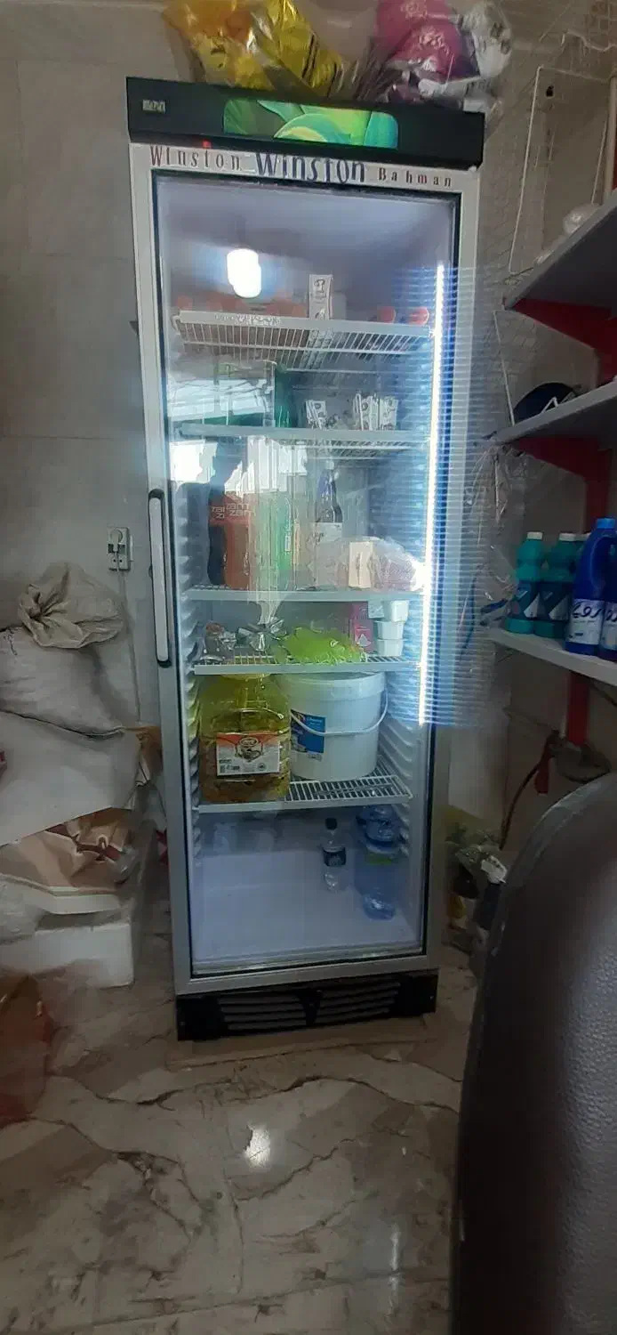 یک عدد یخچال در حد نو و قفسه تمیز|فروشگاه و مغازه|خمینی‌شهر, |دیوار