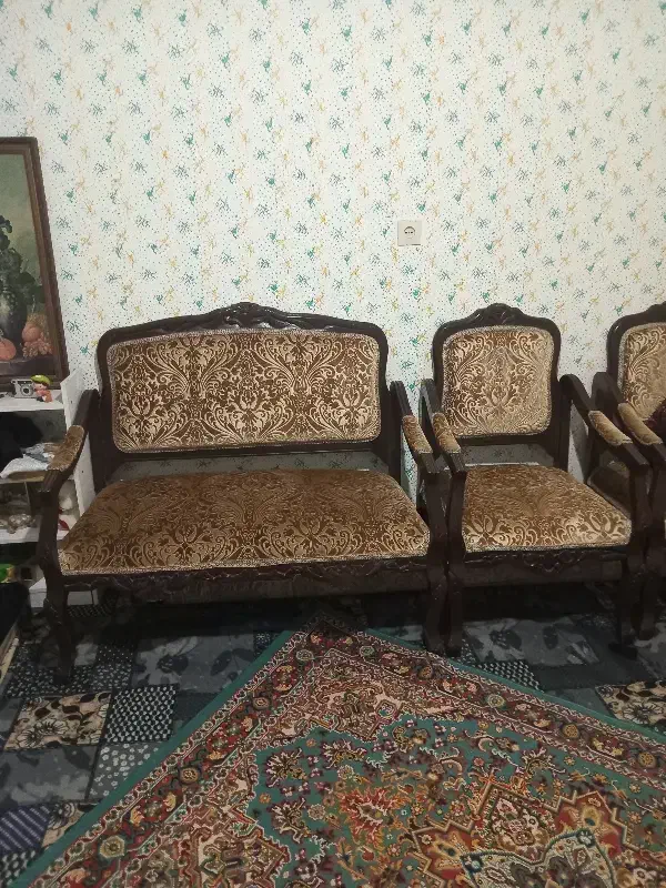 مبل زیبای کلاسیک باپارچه مخمل زیبا|مبلمان خانگی و میز عسلی|ساری, |دیوار